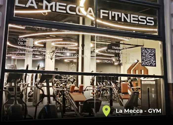 Sala de La Mecca Fitness equipada por VEES